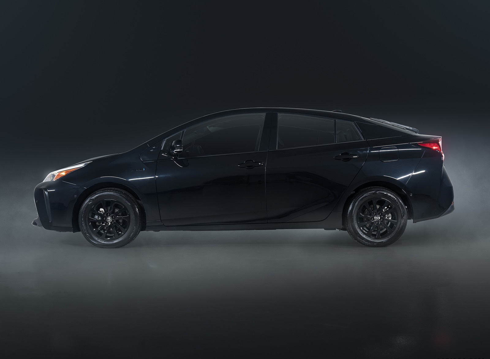 2022 Toyota Prius Nightshade Edition Side Wallpapers (3)