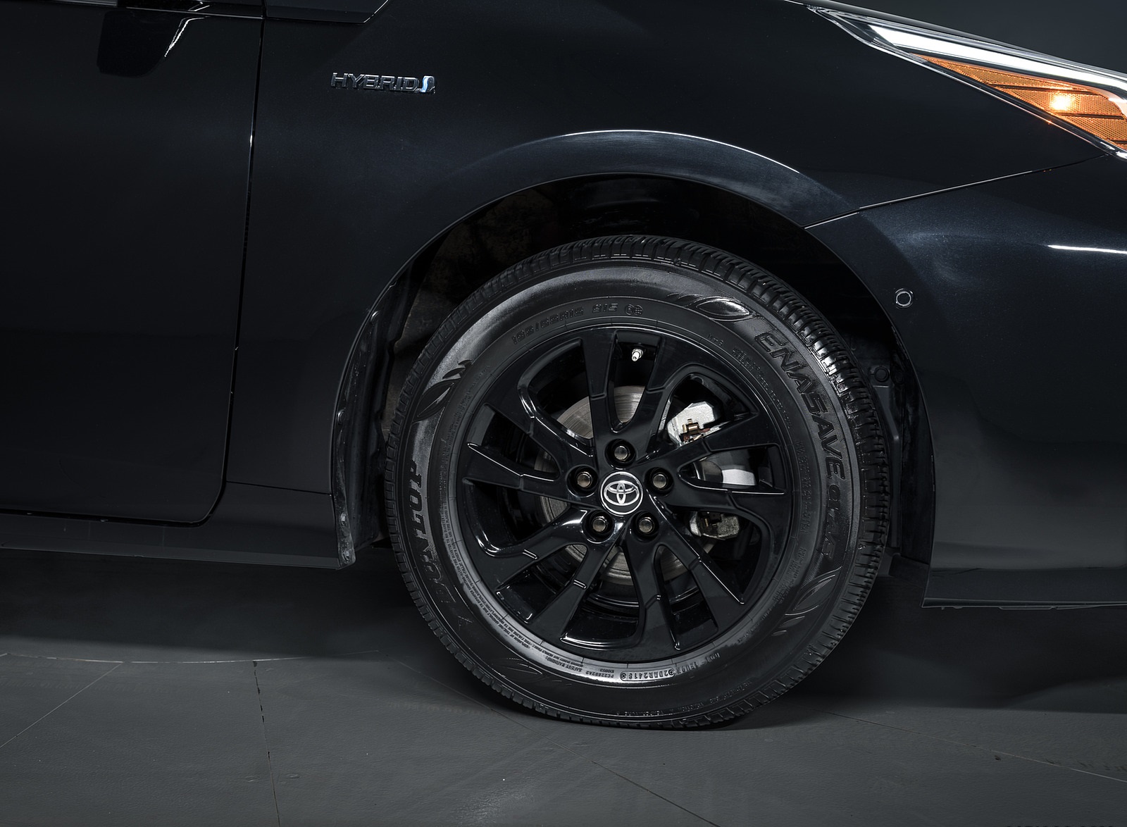 2022 Toyota Prius Nightshade Edition Wheel Wallpapers #12 of 16