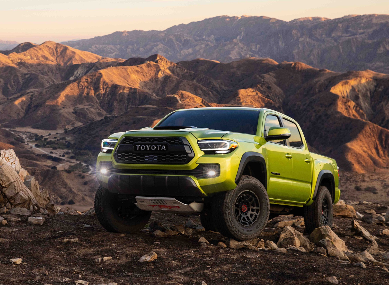 2022 Toyota Tacoma TRD Pro Front Wallpapers #1 of 7