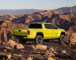 2022 Toyota Tacoma TRD Pro Rear Three-Quarter Wallpapers 150x120 (2)