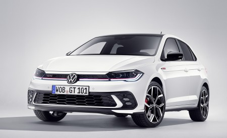2022 Volkswagen Polo GTI Front Three-Quarter Wallpapers 450x275 (25)
