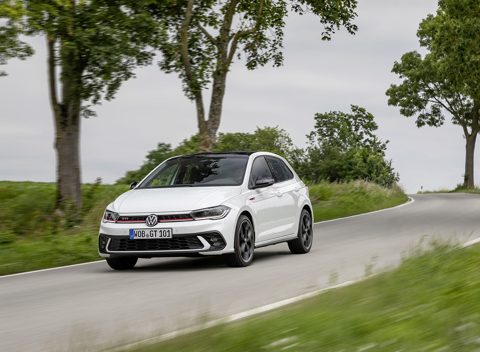 2022 Volkswagen Polo GTI Front Three-Quarter Wallpapers (6)