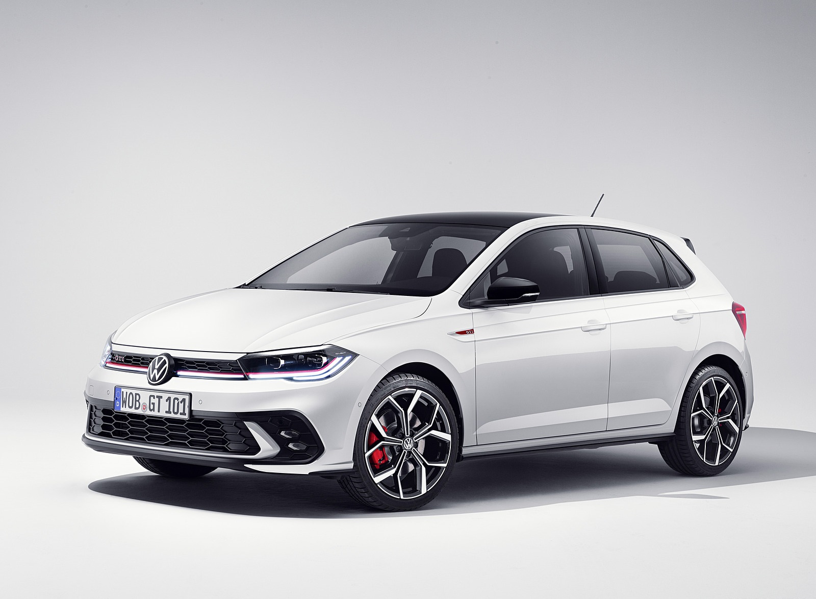 2022 Volkswagen Polo GTI Front Three-Quarter Wallpapers #26 of 39