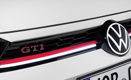 2022 Volkswagen Polo GTI Grill Wallpapers 450x275 (30)