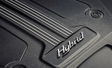 2021 Bentley Bentayga Plug-In Hybrid (Color: Viridian) Engine Wallpapers 450x275 (40)
