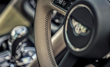 2021 Bentley Bentayga Plug-In Hybrid (Color: Viridian) Interior Detail Wallpapers 450x275 (48)