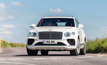 2021 Bentley Bentayga Plug-In Hybrid First Edition (Color: Ghost White) Front Wallpapers 450x275 (22)