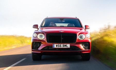 2021 Bentley Bentayga Plug-In Hybrid First Edition First Edition (Color: Dragon Red) Front Wallpapers 450x275 (2)