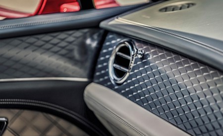 2021 Bentley Bentayga Plug-In Hybrid First Edition First Edition (Color: Dragon Red) Interior Detail Wallpapers 450x275 (15)