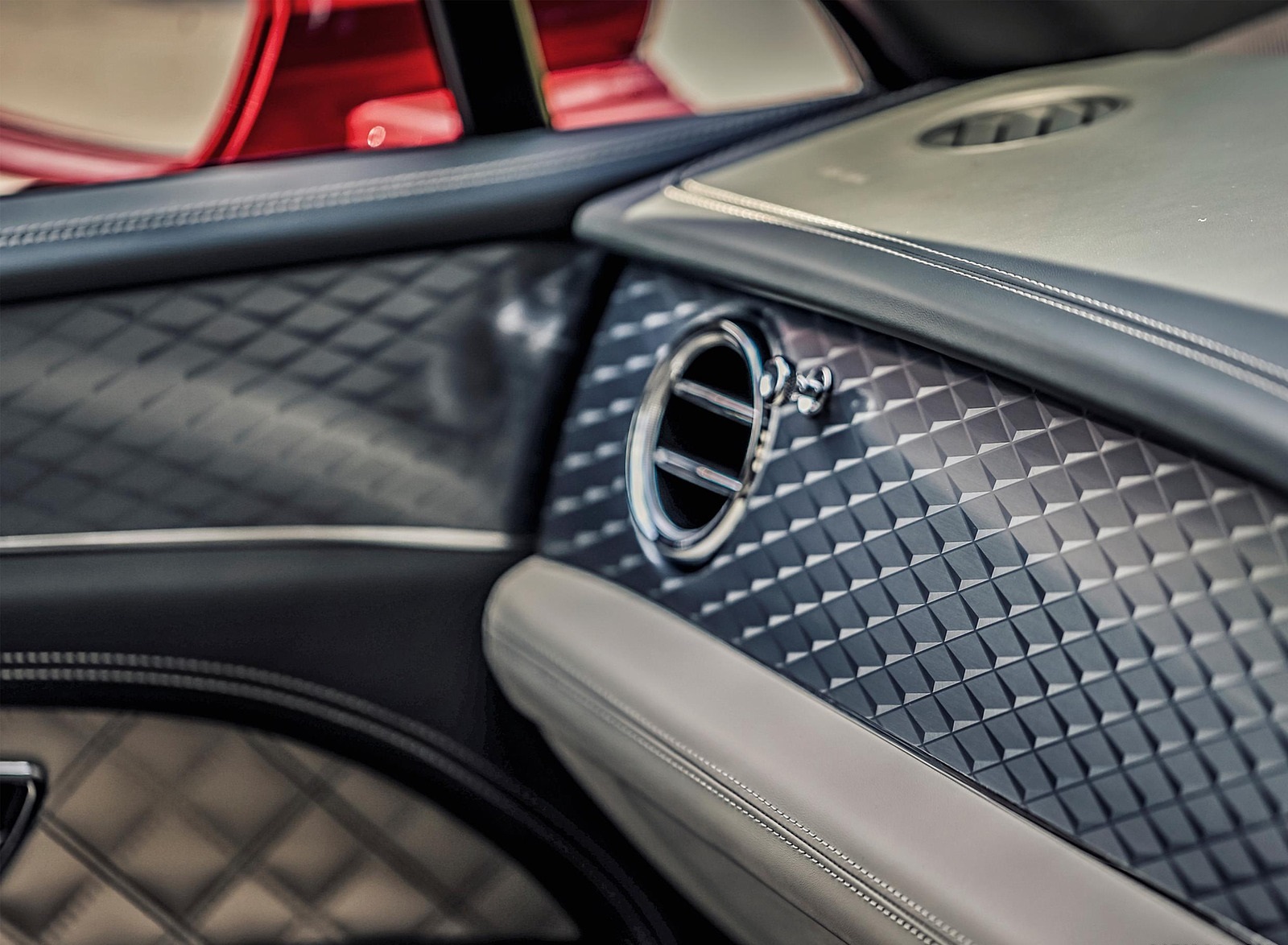 2021 Bentley Bentayga Plug-In Hybrid First Edition First Edition (Color: Dragon Red) Interior Detail Wallpapers #15 of 68