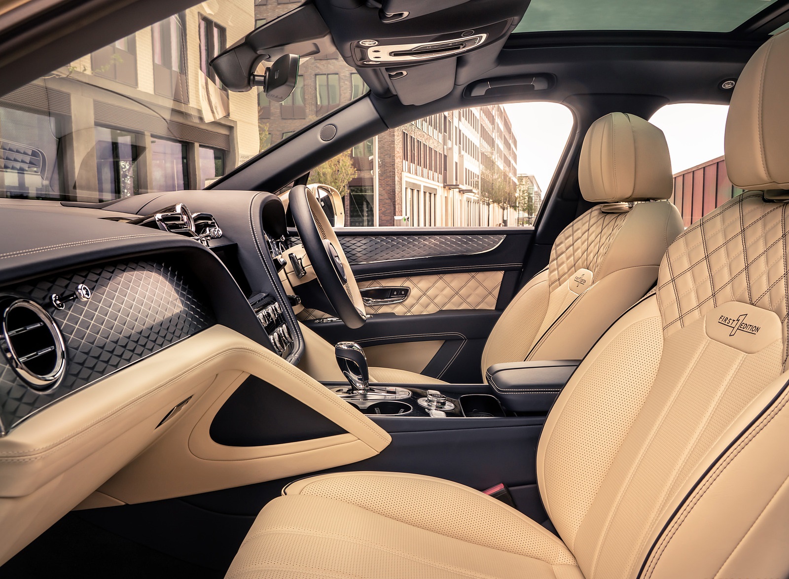 2021 Bentley Bentayga Plug-In Hybrid Interior Front Seats Wallpapers #65 of 68