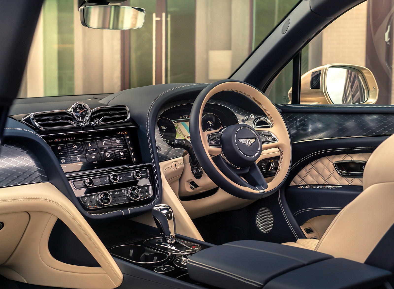 2021 Bentley Bentayga Plug-In Hybrid Interior Wallpapers #67 of 68