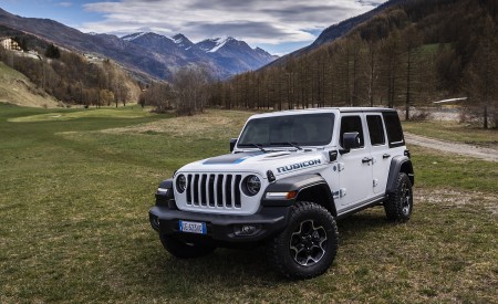 2021 Jeep Wrangler 4xe (Euro-Spec; Plug-In Hybrid) Front Three-Quarter Wallpapers 450x275 (27)