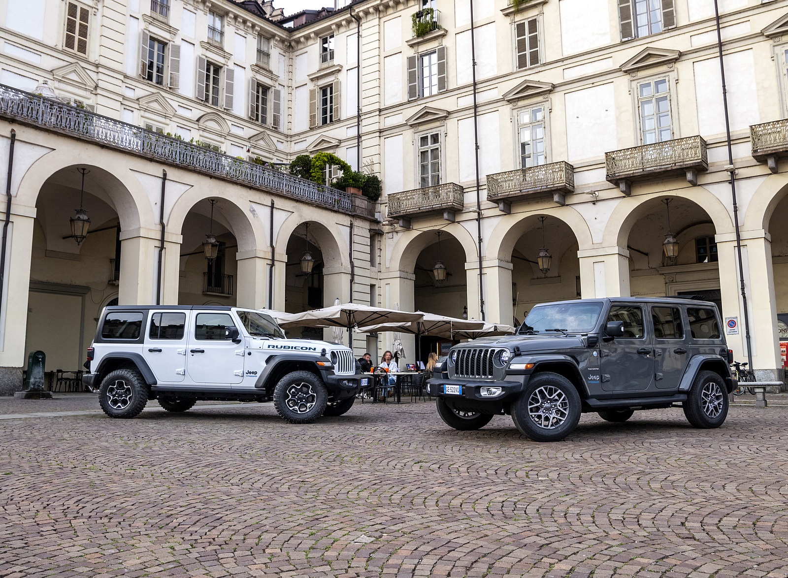 2021 Jeep Wrangler 4xe (Euro-Spec; Plug-In Hybrid) Front Three-Quarter Wallpapers #33 of 52