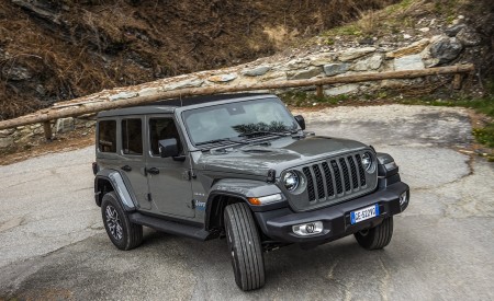 2021 Jeep Wrangler 4xe (Euro-Spec; Plug-In Hybrid) Front Three-Quarter Wallpapers 450x275 (2)