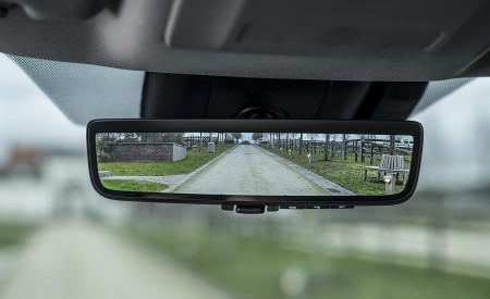 2021 Toyota Highlander Hybrid (Euro-Spec) Digital Rear-View Mirror Wallpapers 450x275 (82)