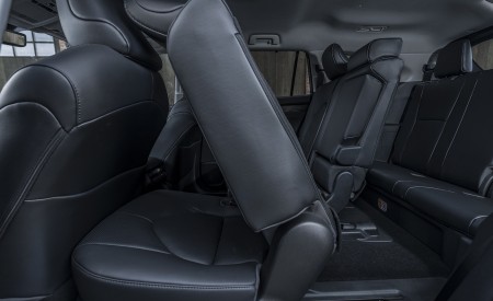 2021 Toyota Highlander Hybrid (Euro-Spec) Interior Third Row Seats Wallpapers 450x275 (99)