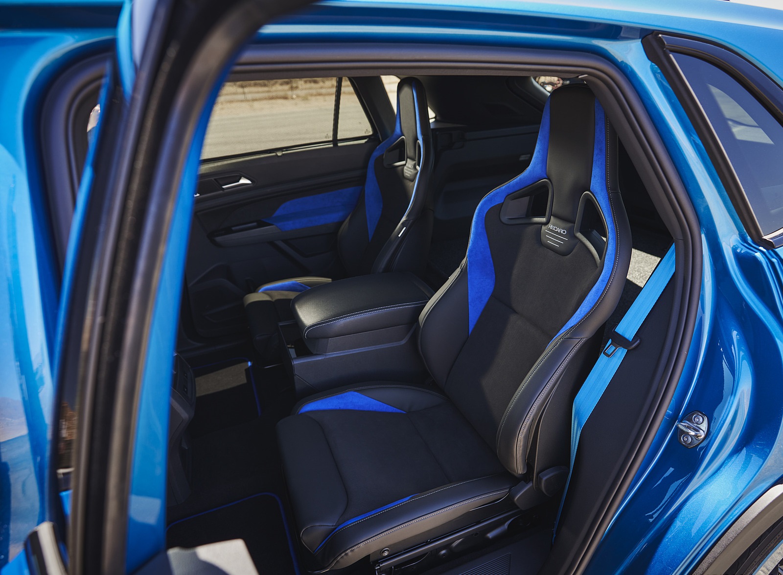 2021 Volkswagen Atlas Cross Sport GT Concept Interior Rear Seats Wallpapers #28 of 33