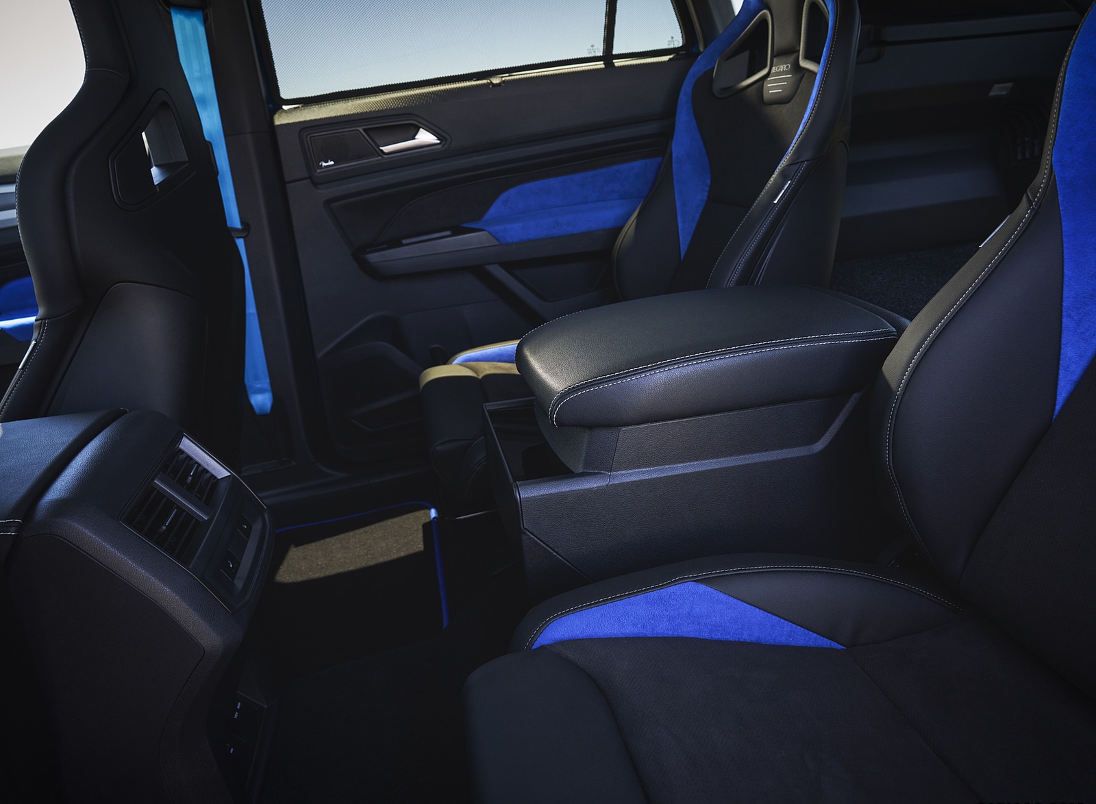 2021 Volkswagen Atlas Cross Sport GT Concept Interior Rear Seats Wallpapers #27 of 33