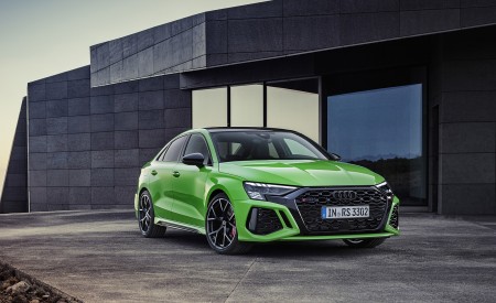 2022 Audi RS3 Sedan (Color: Kyalami Green) Front Three-Quarter Wallpapers 450x275 (18)