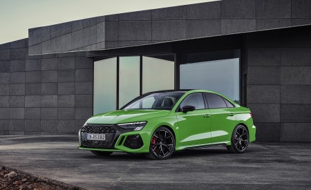 2022 Audi RS3 Sedan (Color: Kyalami Green) Front Three-Quarter Wallpapers 450x275 (19)