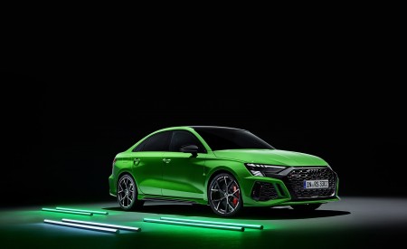 2022 Audi RS3 Sedan (Color: Kyalami Green) Front Three-Quarter Wallpapers 450x275 (46)