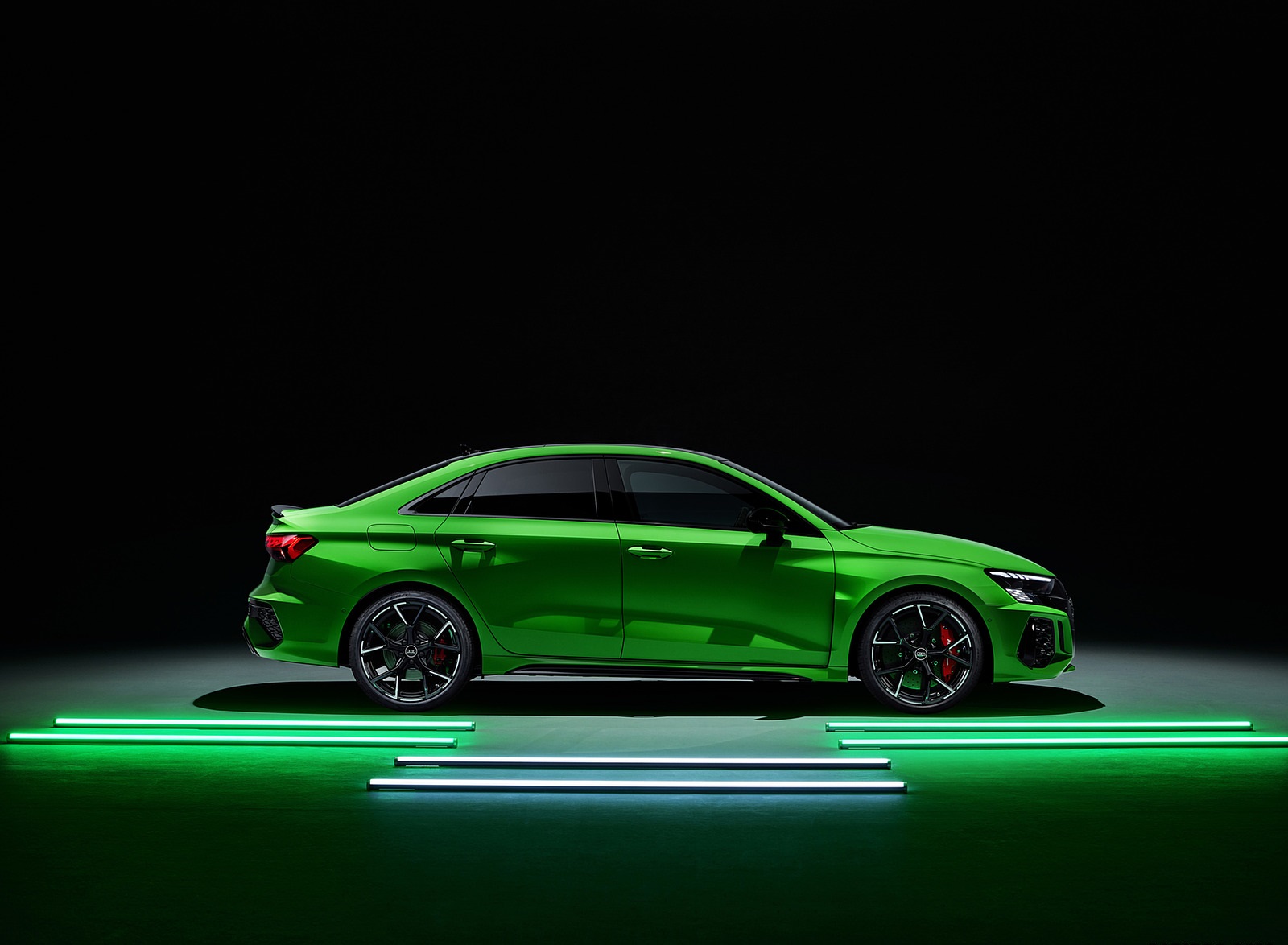 2022 Audi RS3 Sedan (Color: Kyalami Green) Side Wallpapers #48 of 148