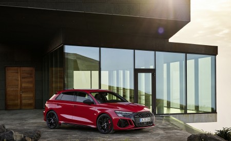 2022 Audi RS3 Sportback (Color: Tango Red) Front Three-Quarter Wallpapers 450x275 (14)