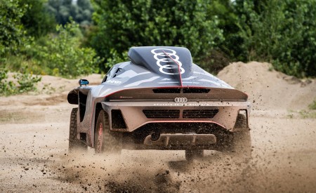 2022 Audi RS Q e-tron Dakar Rally Off-Road Wallpapers 450x275 (3)