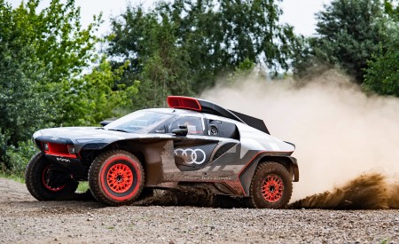 2022 Audi RS Q e-tron Dakar Rally Off-Road Wallpapers  450x275 (2)