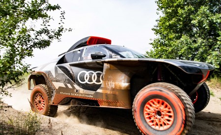 2022 Audi RS Q e-tron Dakar Rally Off-Road Wallpapers  450x275 (17)