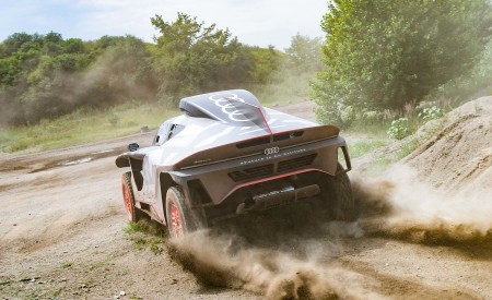 2022 Audi RS Q e-tron Dakar Rally Off-Road Wallpapers  450x275 (14)