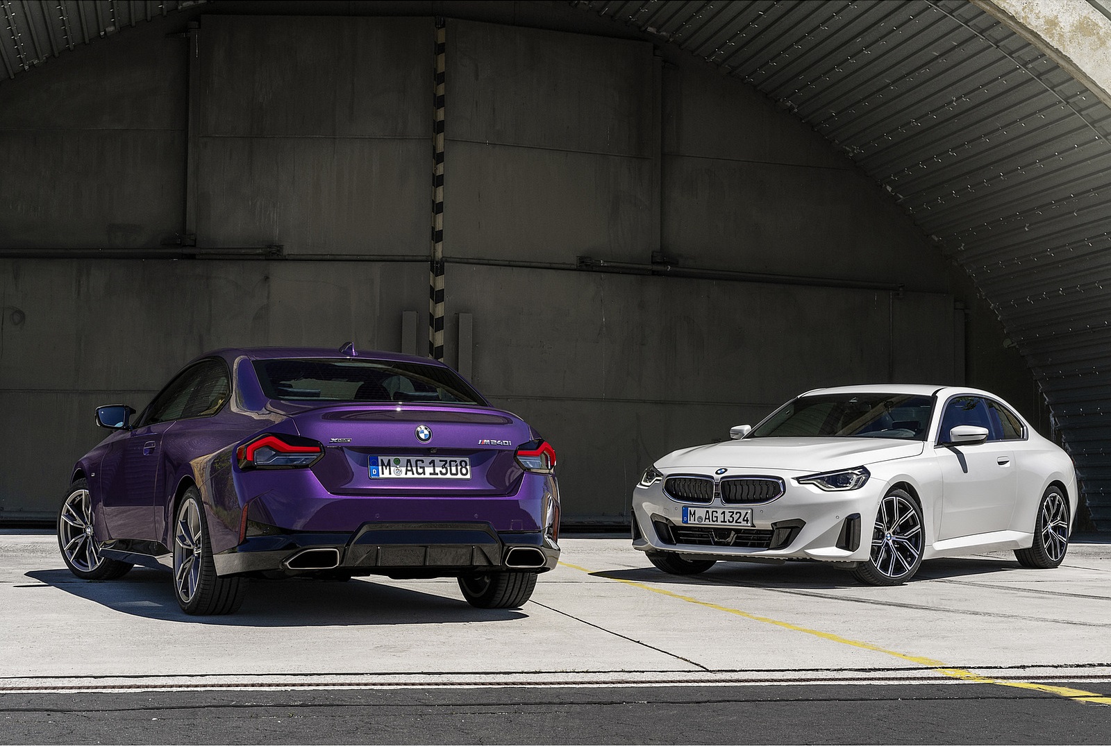 2022 BMW 2 Series Coupe and 2022 BMW M240i Coupe Wallpapers #36 of 57