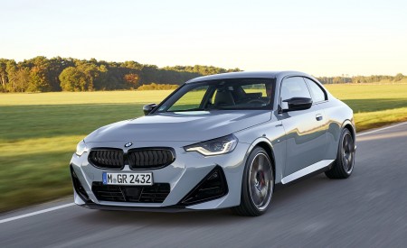 2022 BMW M240i xDrive Coupe (Color: Brooklyn Grey) Front Three-Quarter Wallpapers 450x275 (52)