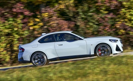 2022 BMW M240i xDrive Coupe (Color: Brooklyn Grey) Side Wallpapers 450x275 (64)