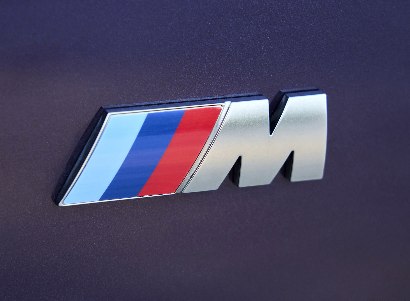 2022 BMW M240i xDrive Coupé (Color: Thundernight Metallic) Badge Wallpapers #153 of 164