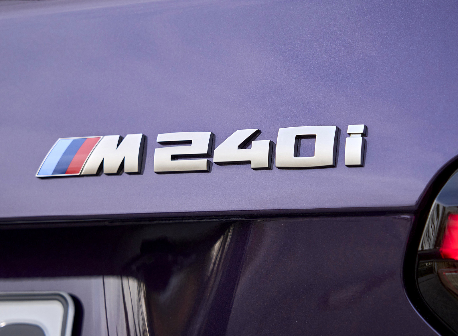 2022 BMW M240i xDrive Coupé (Color: Thundernight Metallic) Badge Wallpapers #150 of 164