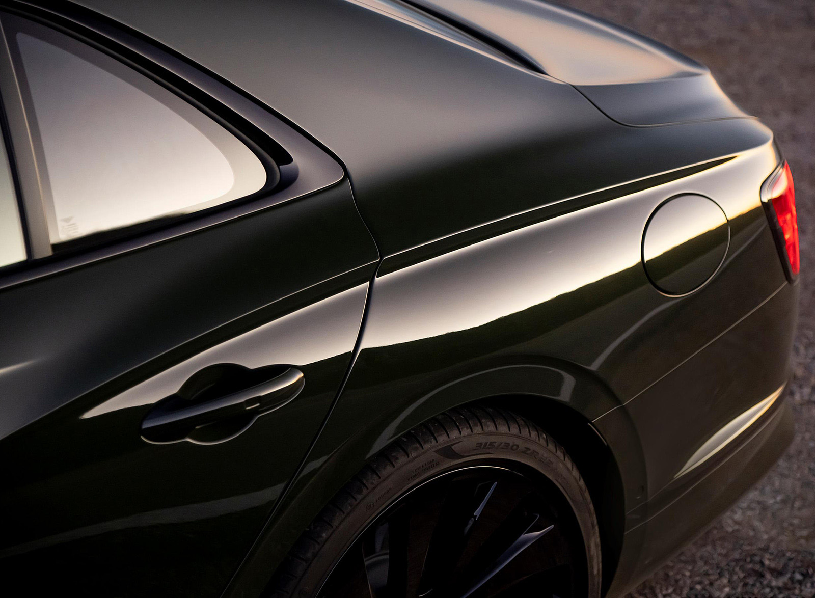 2022 Bentley Flying Spur Hybrid Detail Wallpapers #106 of 182