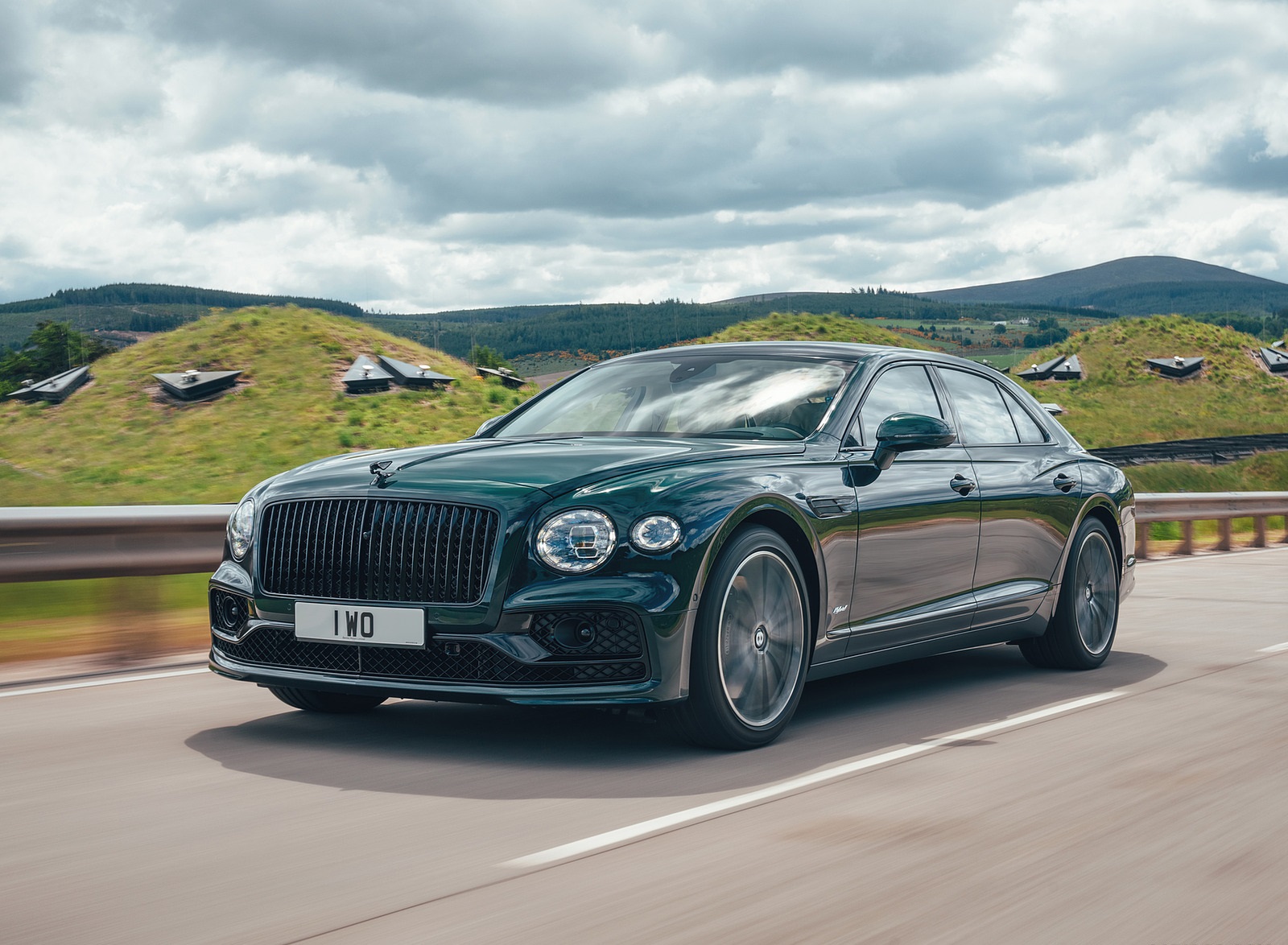 2022 Bentley Flying Spur Hybrid Front Three-Quarter Wallpapers #1 of 182