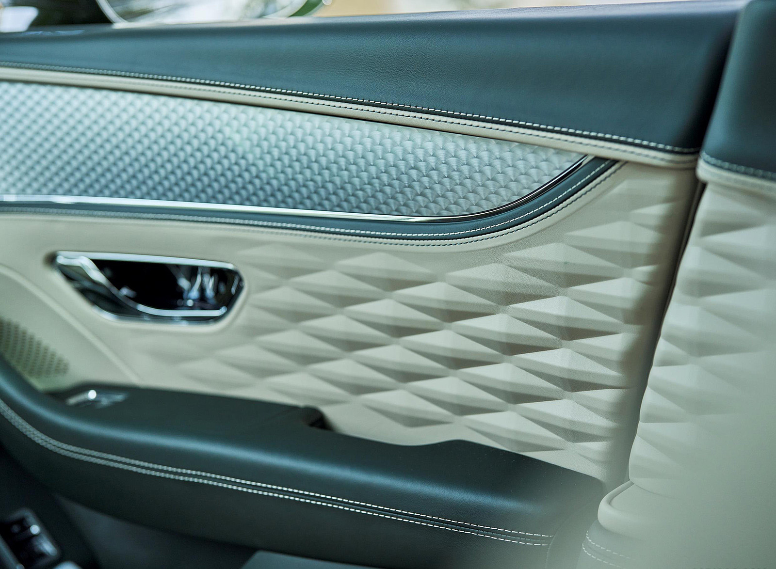 2022 Bentley Flying Spur Hybrid Interior Detail Wallpapers #163 of 182