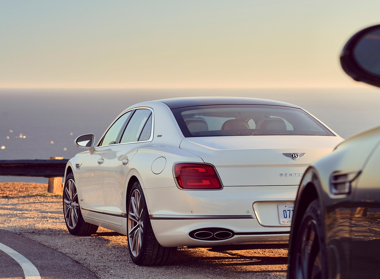 2022 Bentley Flying Spur Hybrid Rear Three-Quarter Wallpapers #22 of 182