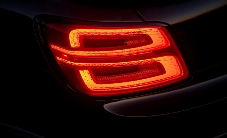 2022 Bentley Flying Spur Hybrid Tail Light Wallpapers  450x275 (110)