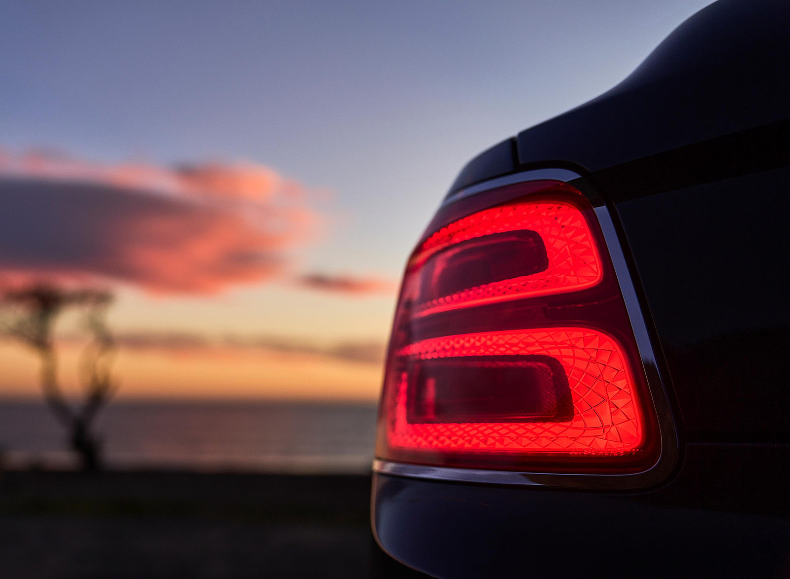 2022 Bentley Flying Spur Hybrid Tail Light Wallpapers #111 of 182