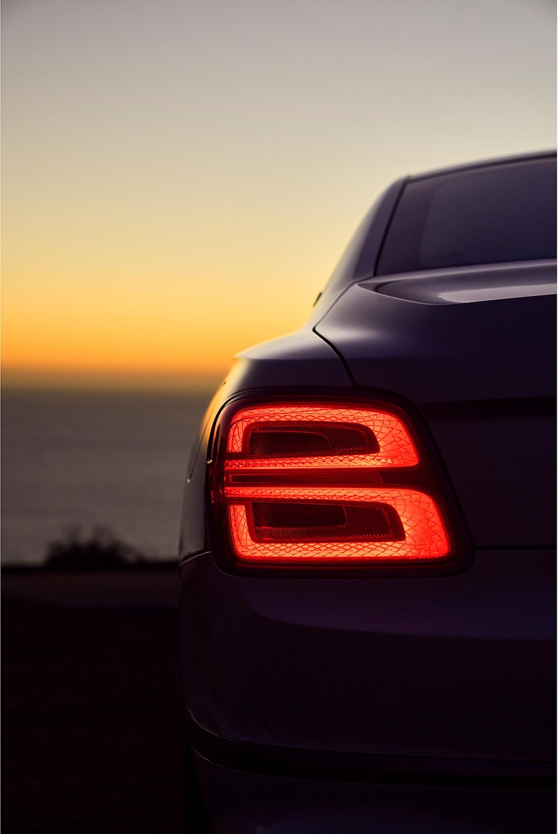 2022 Bentley Flying Spur Hybrid Tail Light Wallpapers  #112 of 182