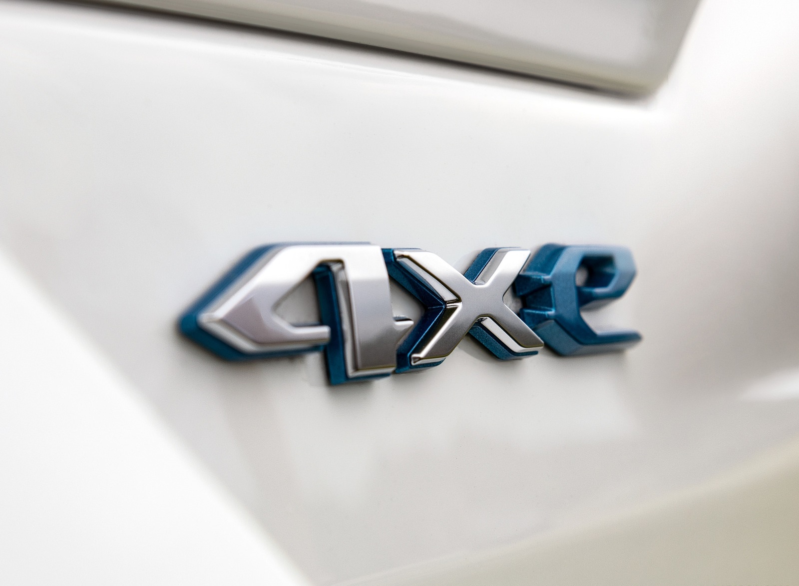 2022 Jeep Grand Cherokee 4xe Plug-In Hybrid Badge Wallpapers #68 of 68