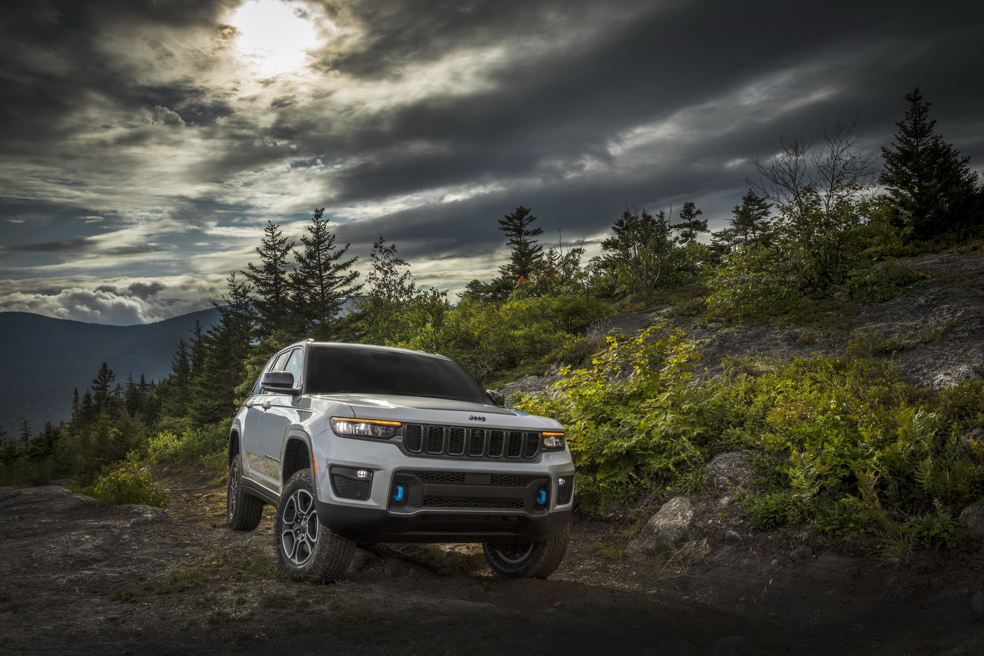 2022 Jeep Grand Cherokee Trailhawk 4xe Off-Road Wallpapers  (5)