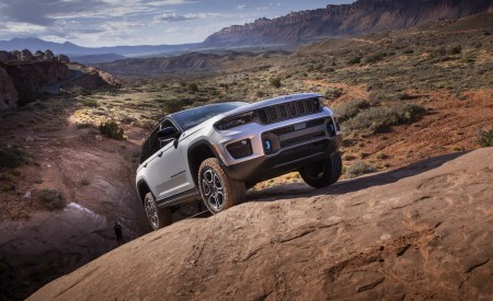 2022 Jeep Grand Cherokee Trailhawk 4xe Off-Road Wallpapers  450x275 (16)