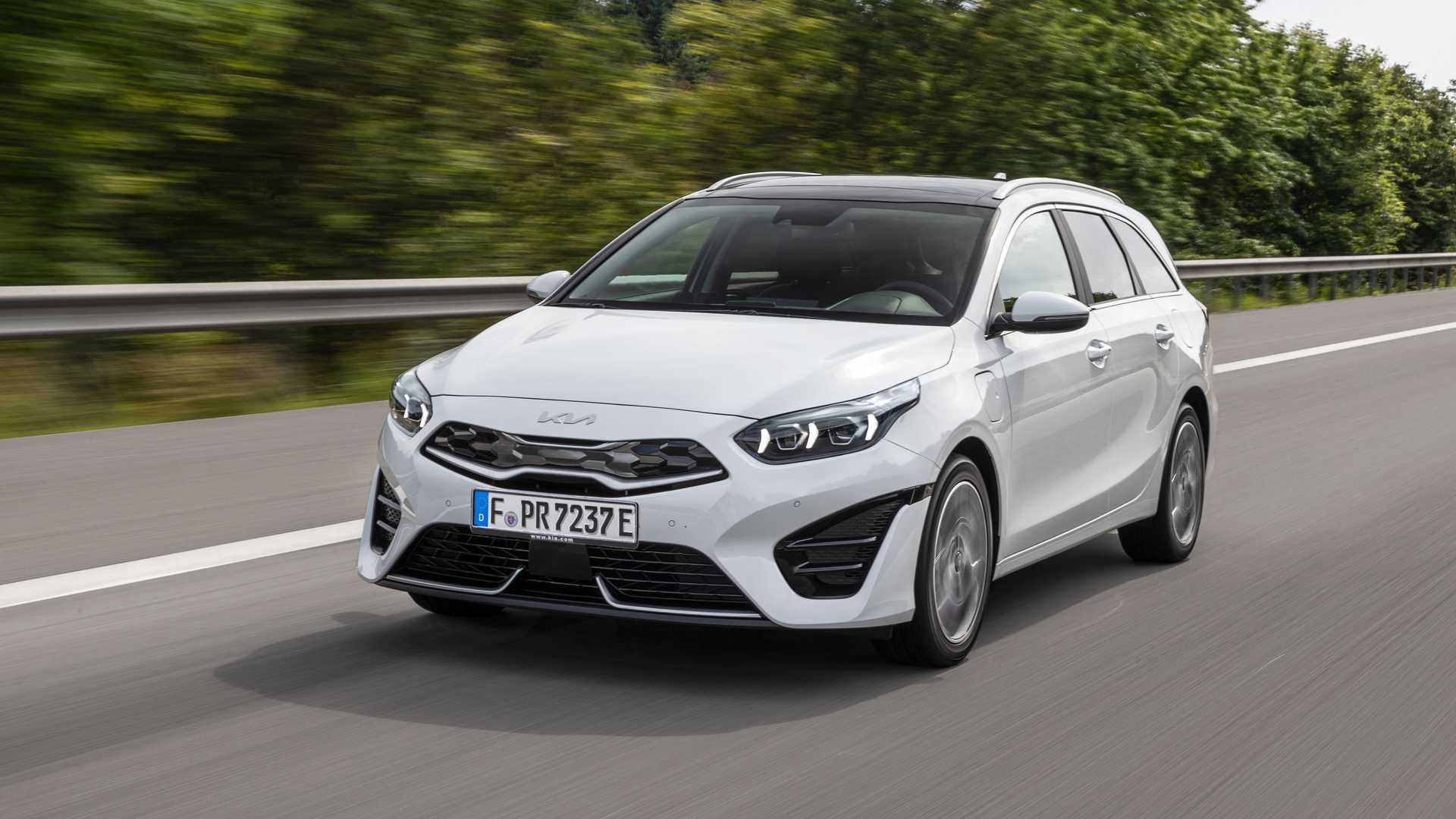 2022 Kia Ceed SW Front Three-Quarter Wallpapers (1)