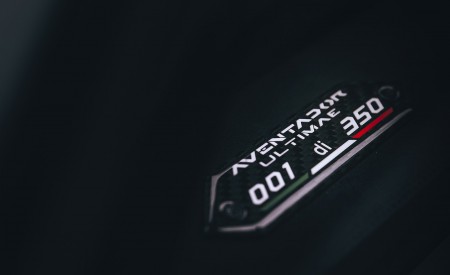 2022 Lamborghini Aventador LP 780-4 Ultimae Badge Wallpapers 450x275 (34)