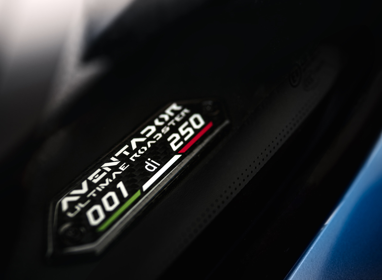 2022 Lamborghini Aventador LP 780-4 Ultimae Roadster Badge Wallpapers #33 of 82